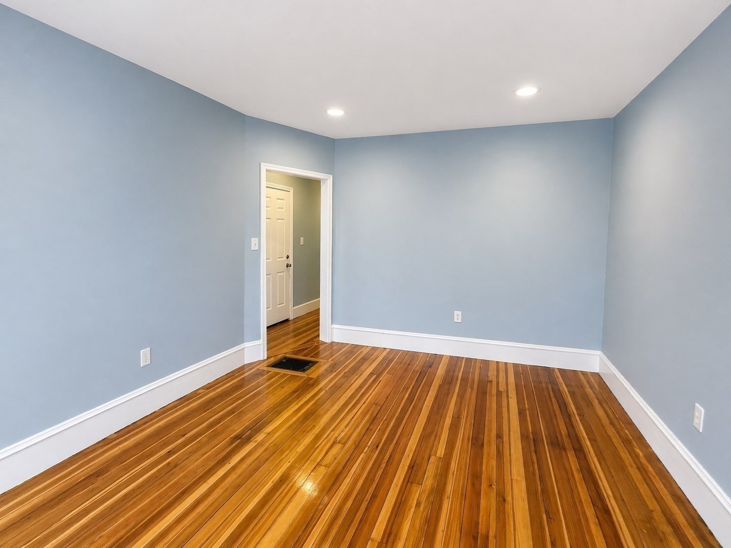 9 Nightingale St # 2 Property Photo 7