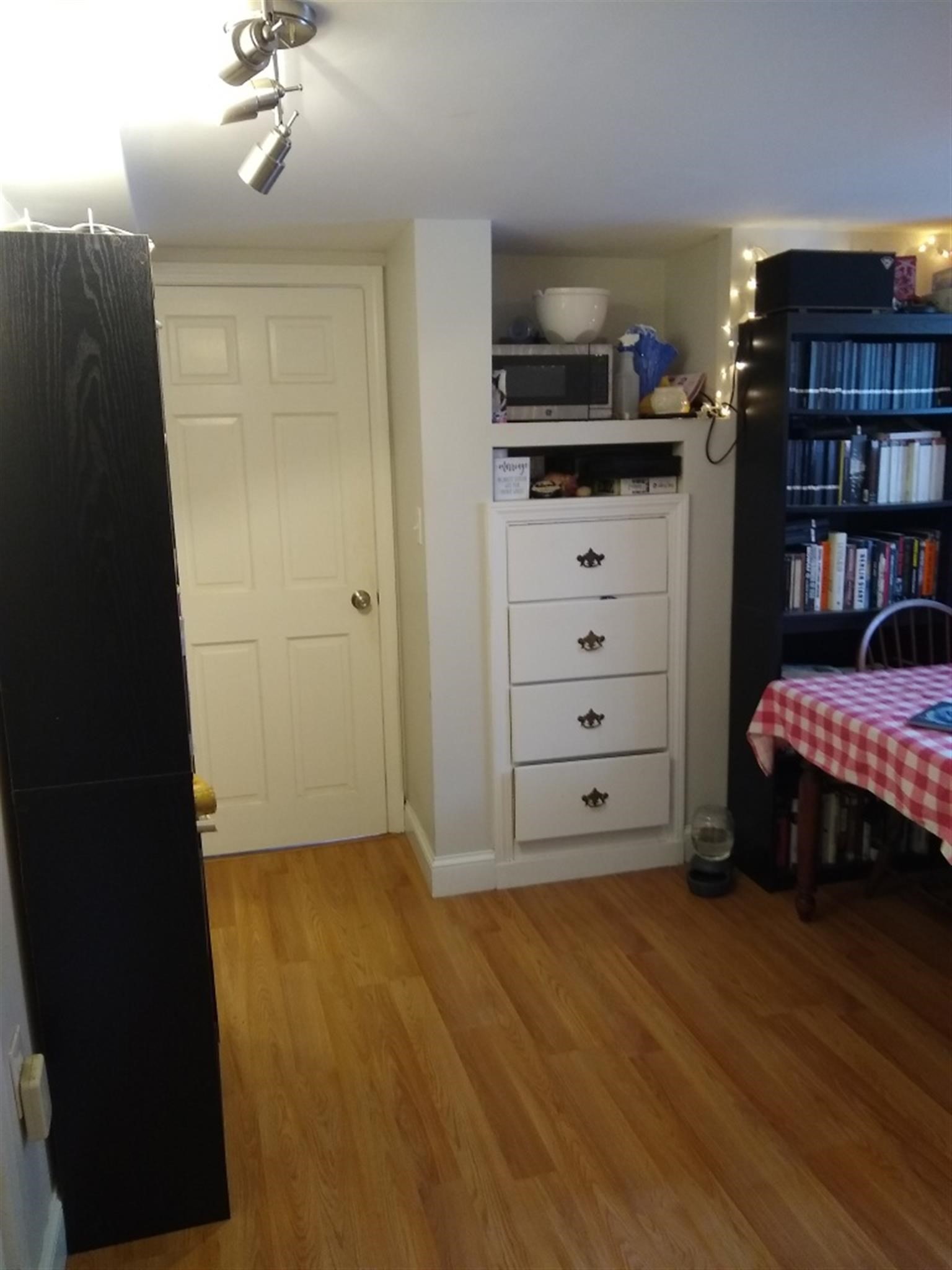 192 Central St # B Property Photo 6