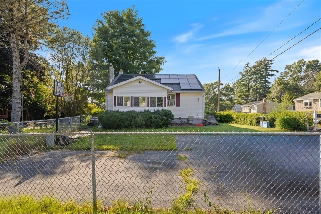 32 Hillcrest Rd Property Photo 4