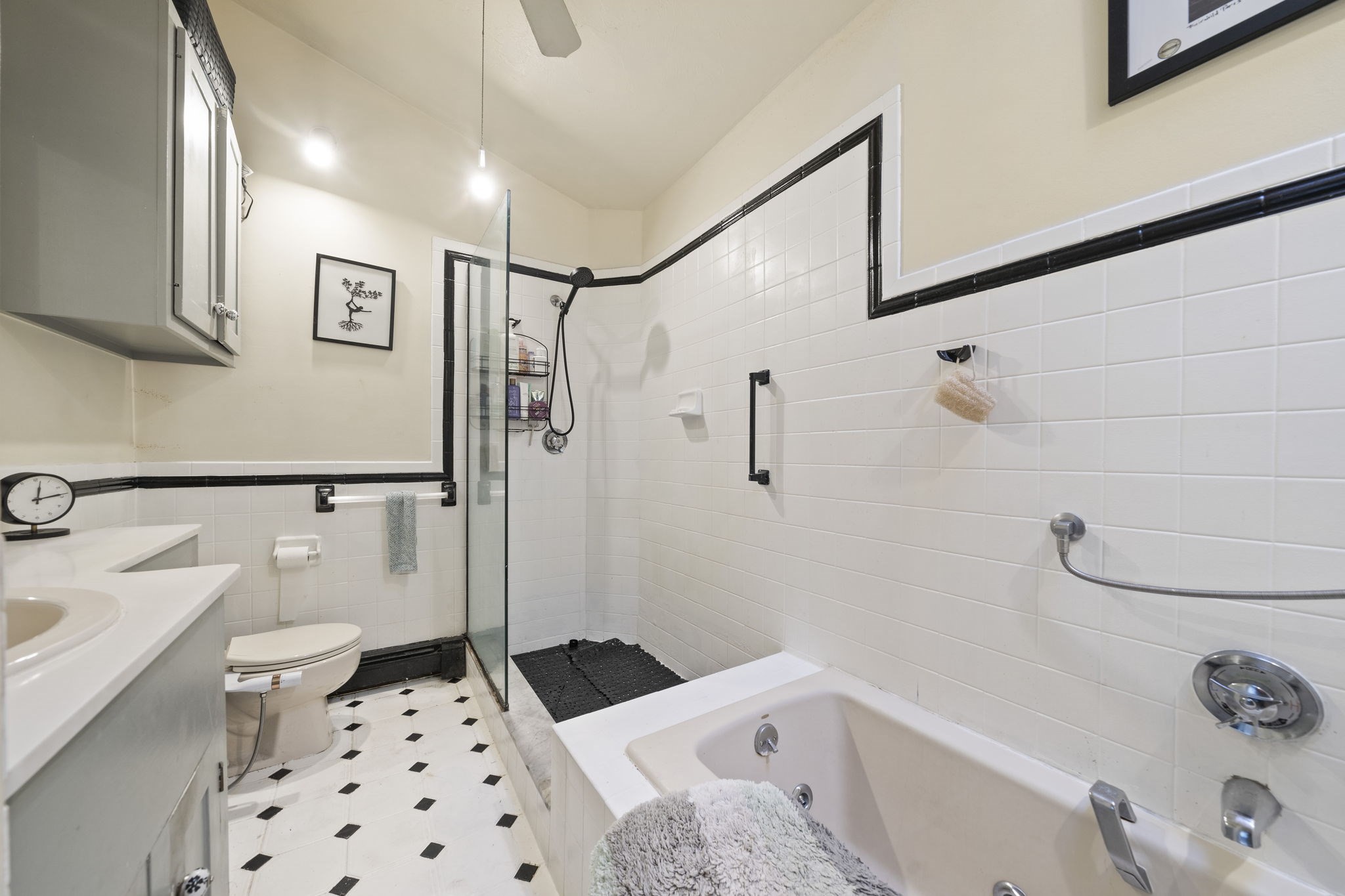 26 Church St Property Photo 16