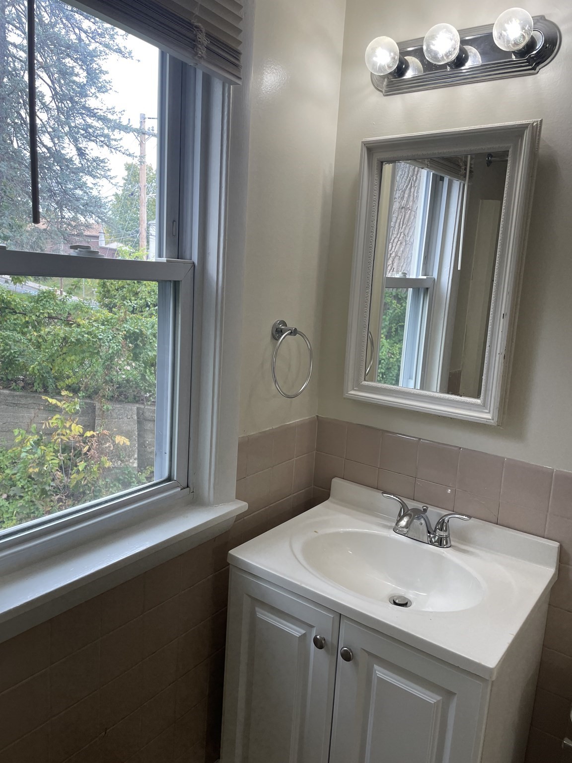 175 Grattan Property Photo 20