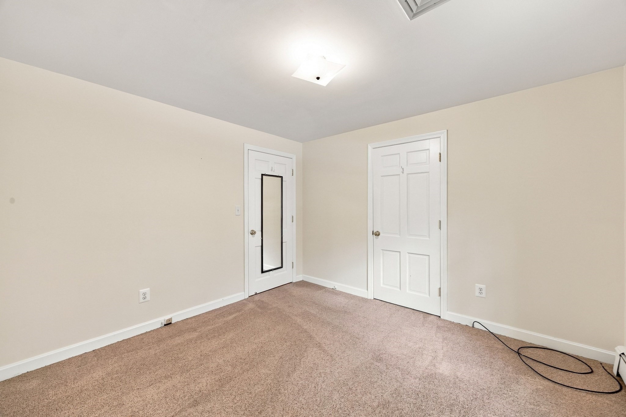 81 Warren Rd Property Photo 15