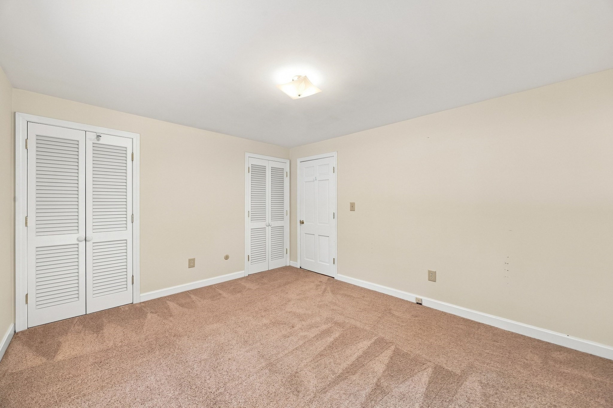 81 Warren Rd Property Photo 22