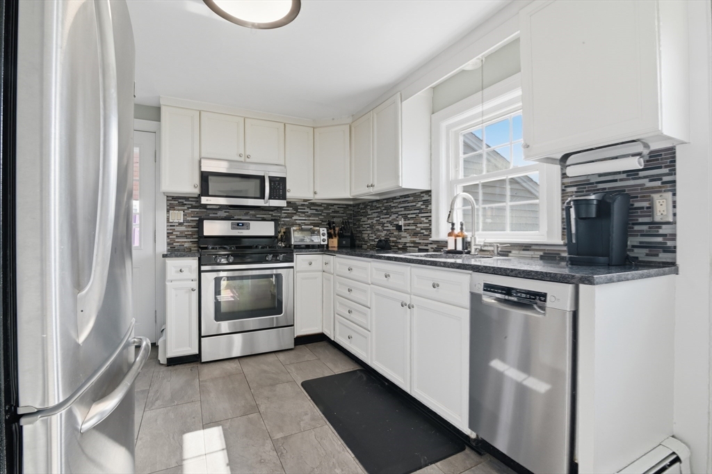 873 E Squantum St Property Photo 5