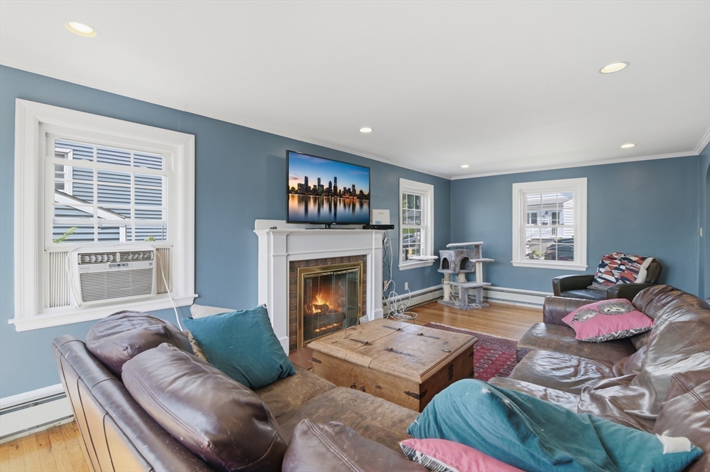 873 E Squantum St Property Photo 9