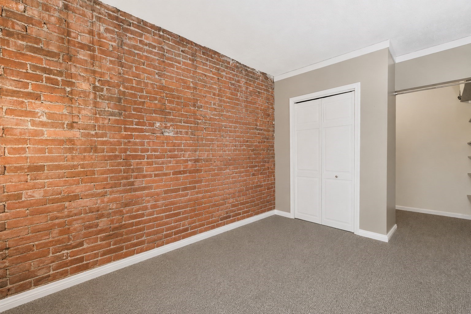32 Fleet St # 7 Property Photo 6