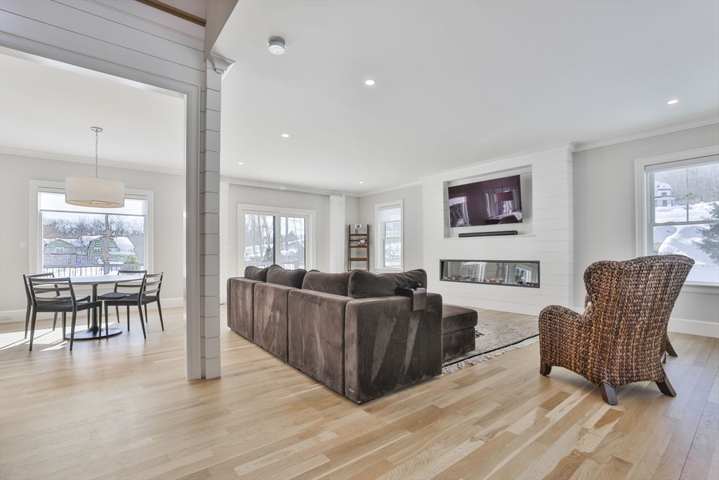 1 Whisper Way Property Photo 4