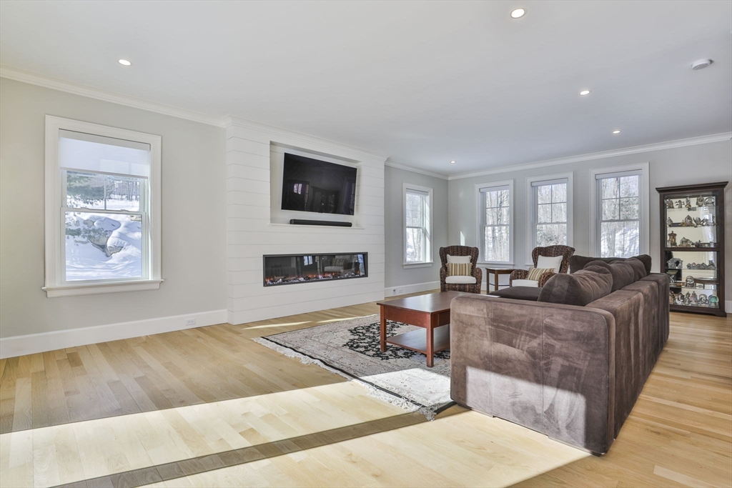 1 Whisper Way Property Photo 6