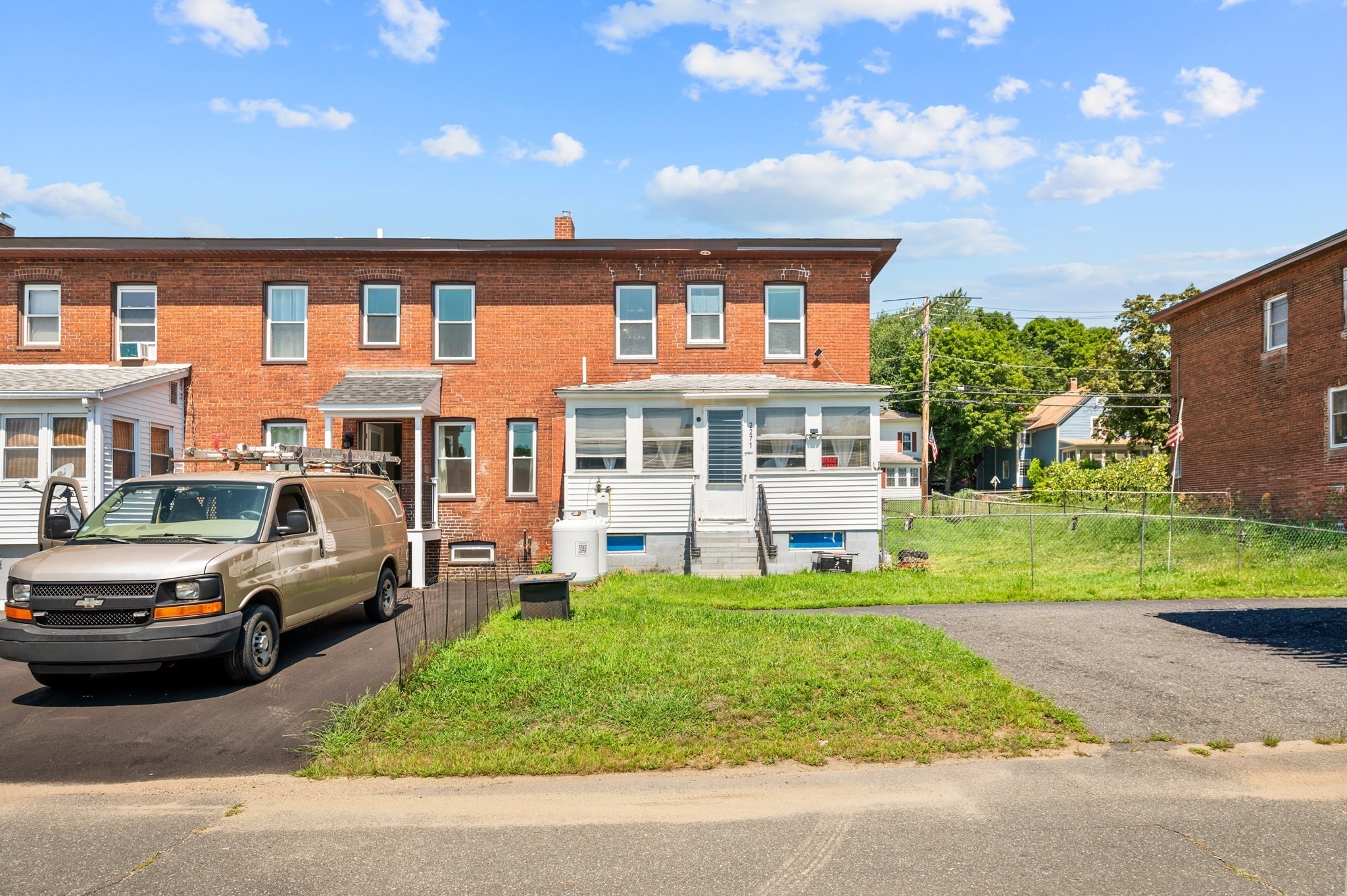 2271 Main St Property Photo 3