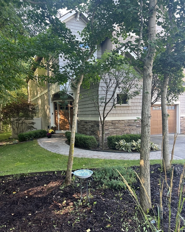 127 Boxwood Lane Property Photo 1