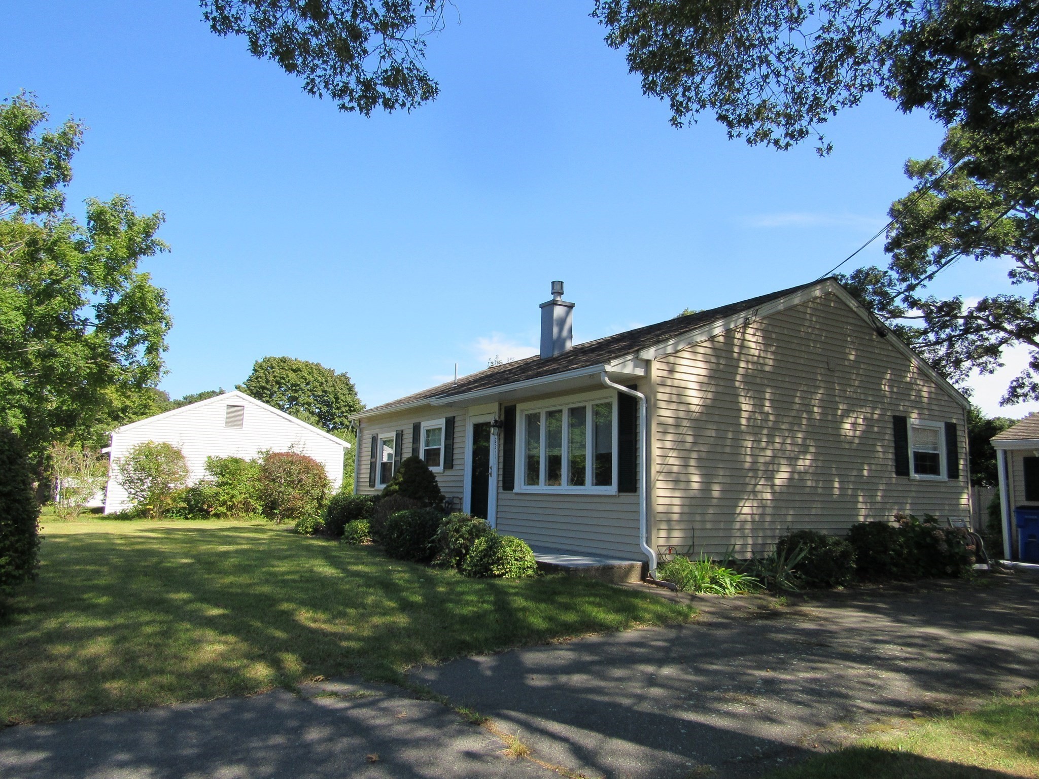 22 Birch St Property Photo 1