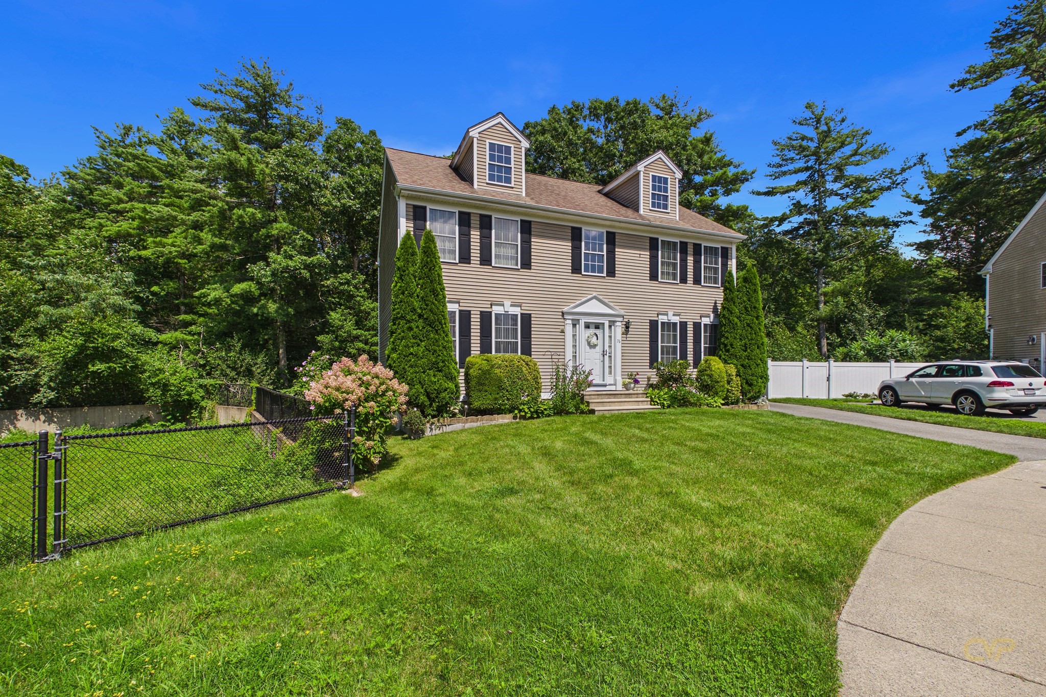 76 Erin Ct. Property Photo 2