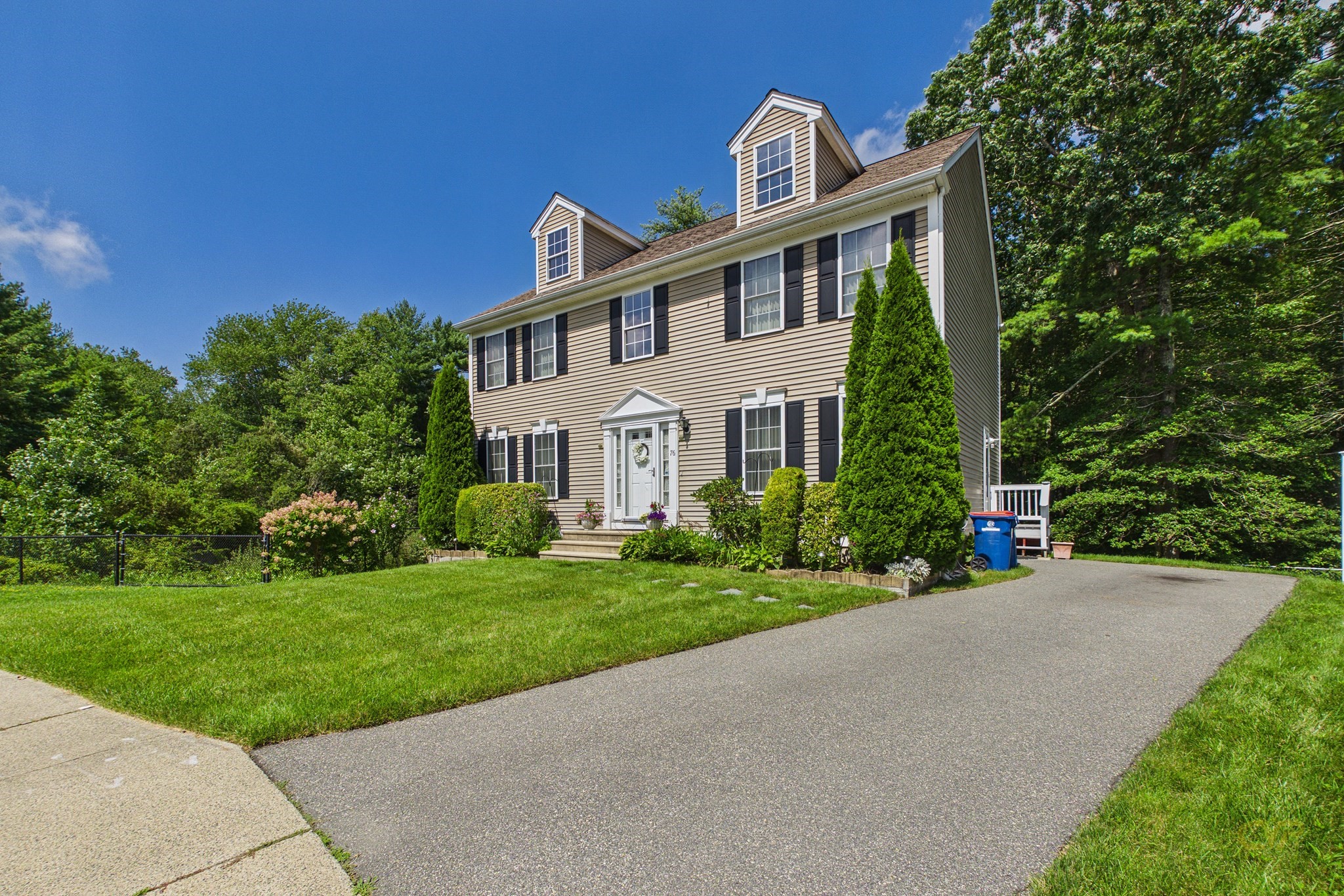 76 Erin Ct. Property Photo 4