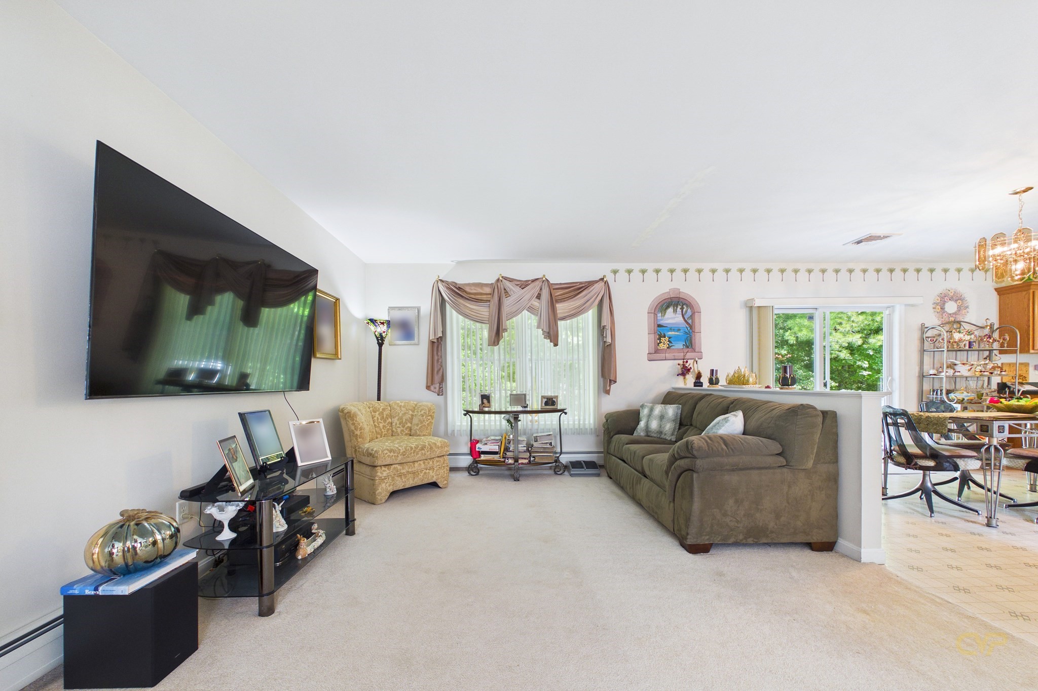 76 Erin Ct. Property Photo 8