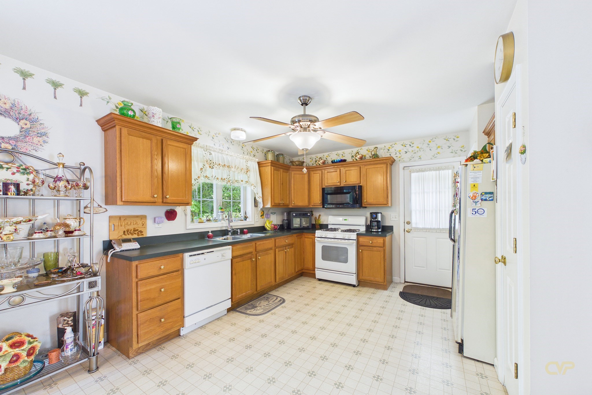 76 Erin Ct. Property Photo 17