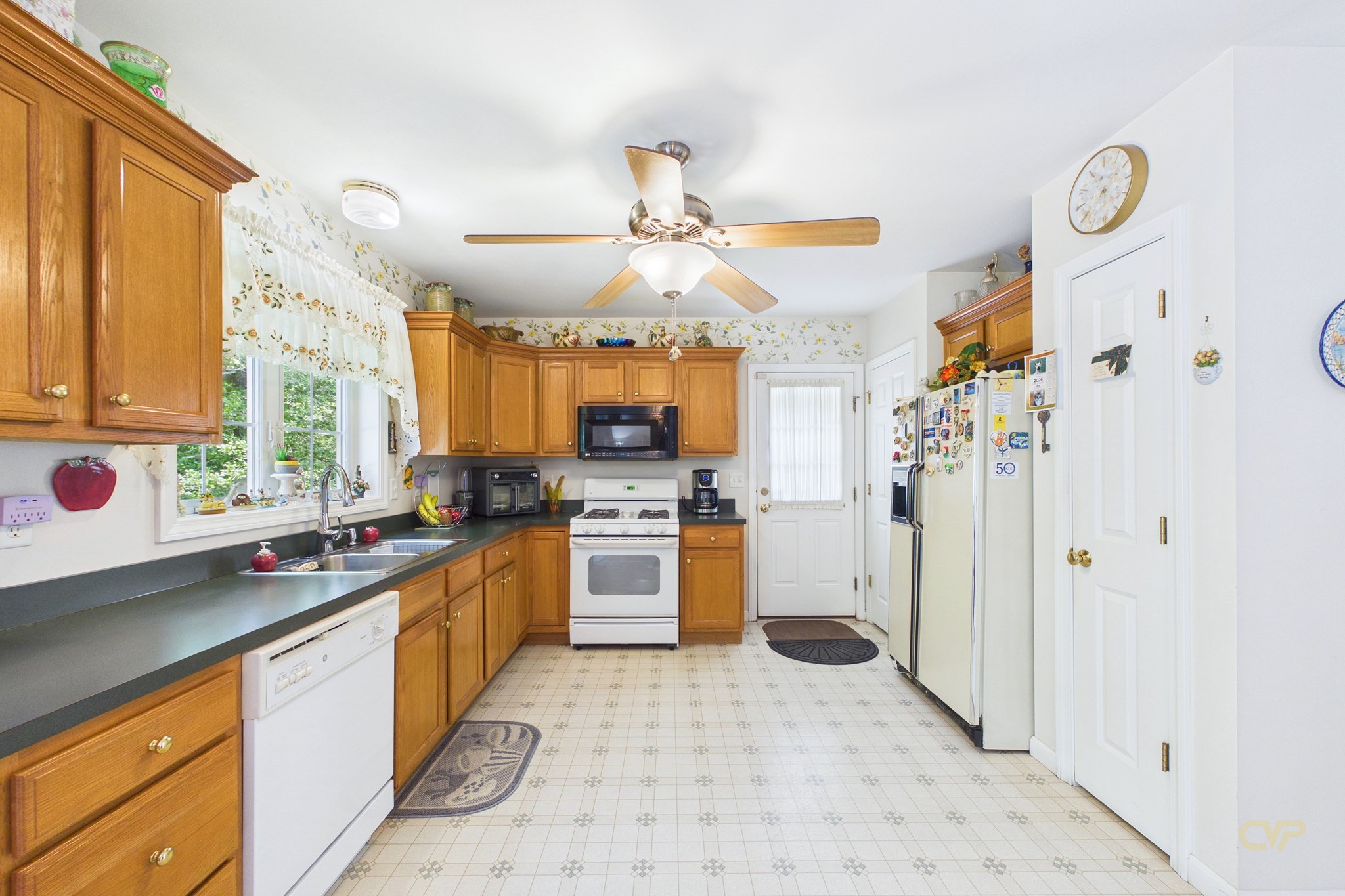 76 Erin Ct. Property Photo 18