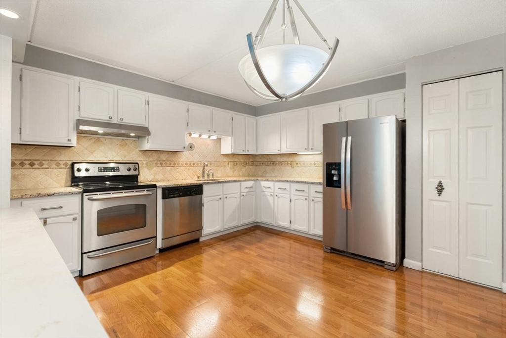 148 Marble St # 404 Property Photo 3