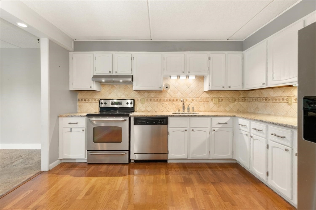 148 Marble St # 404 Property Photo 8