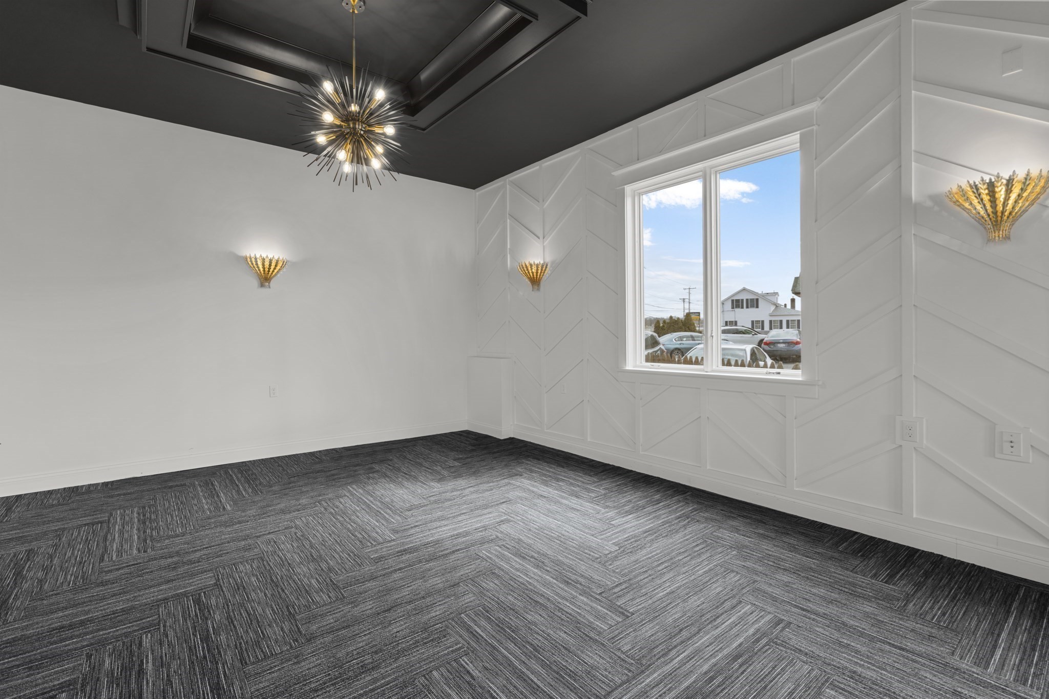 691 Fall River Avenue Property Photo 6