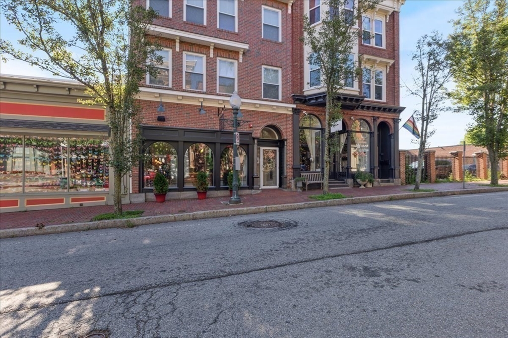 48 Main St Property Photo 2
