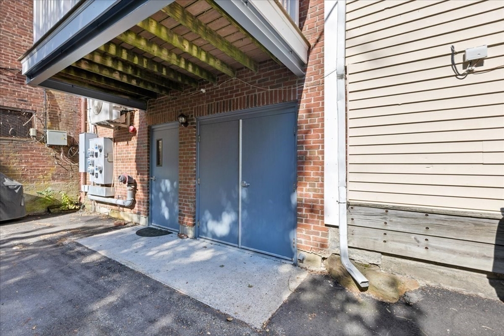 48 Main St Property Photo 3