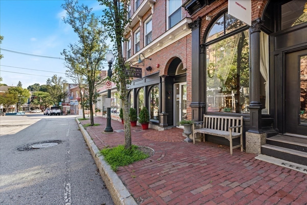 48 Main St Property Photo 17