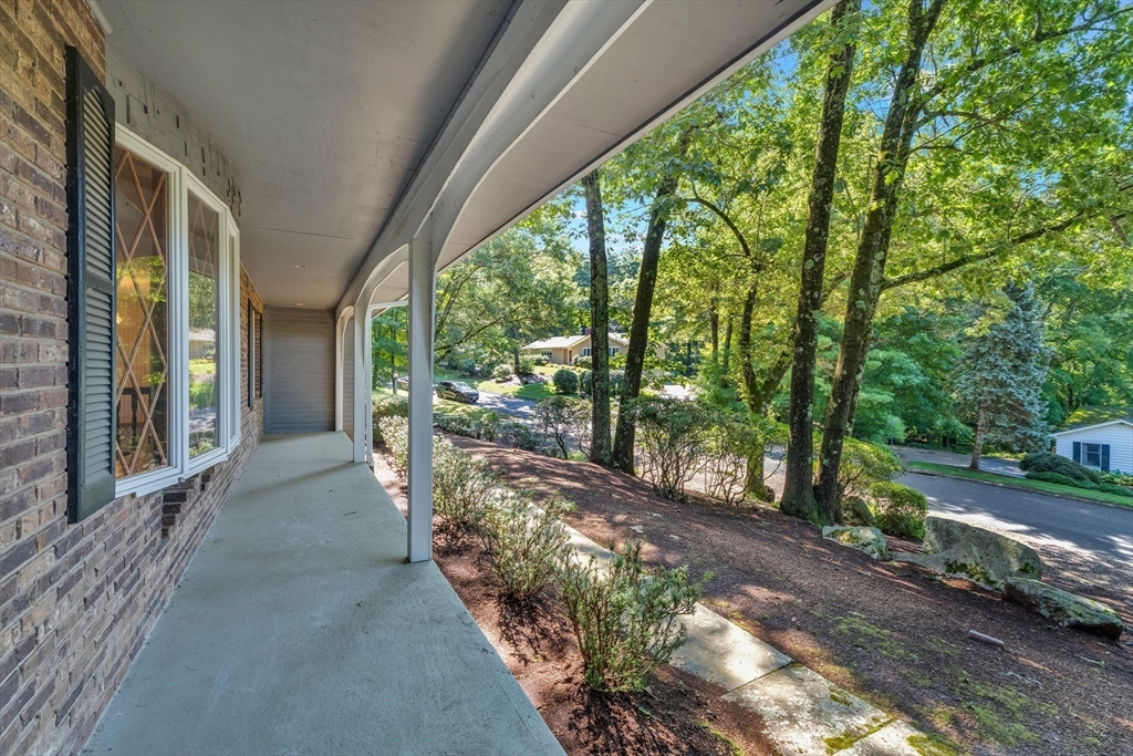 120 Green Tree Lane Property Photo 3