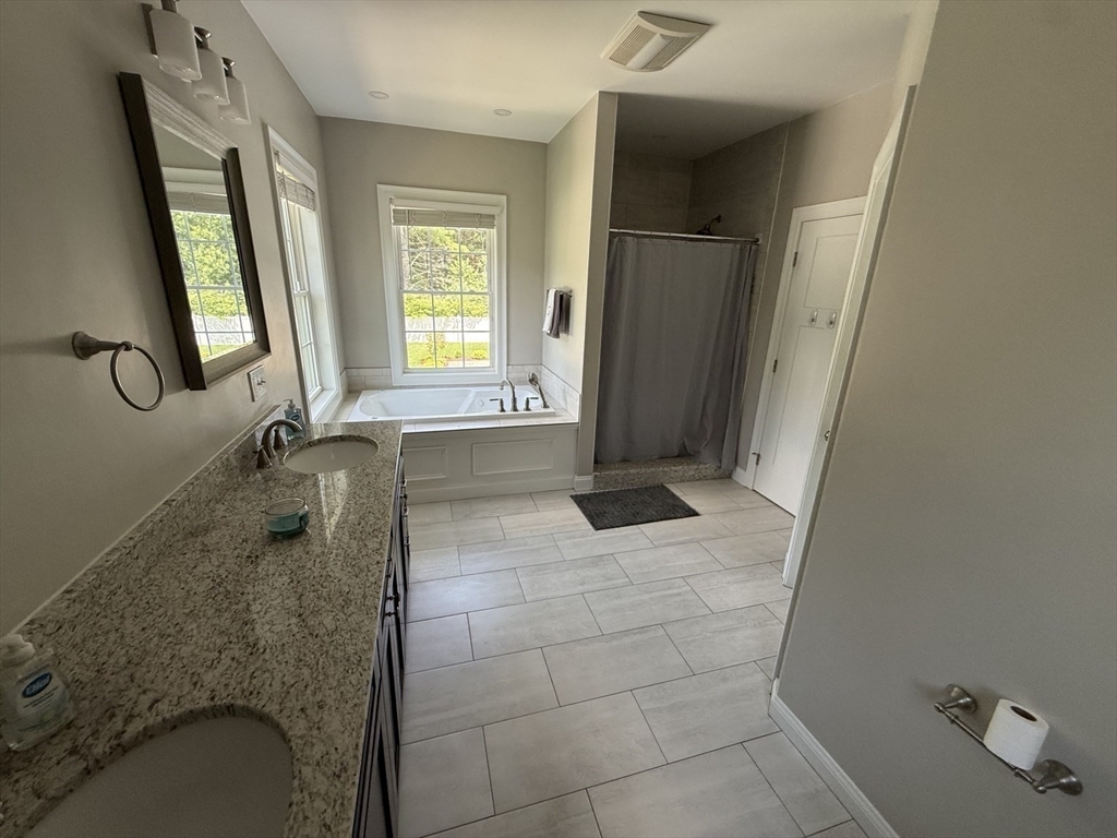 14 Stone Ridge Dr Property Photo 11
