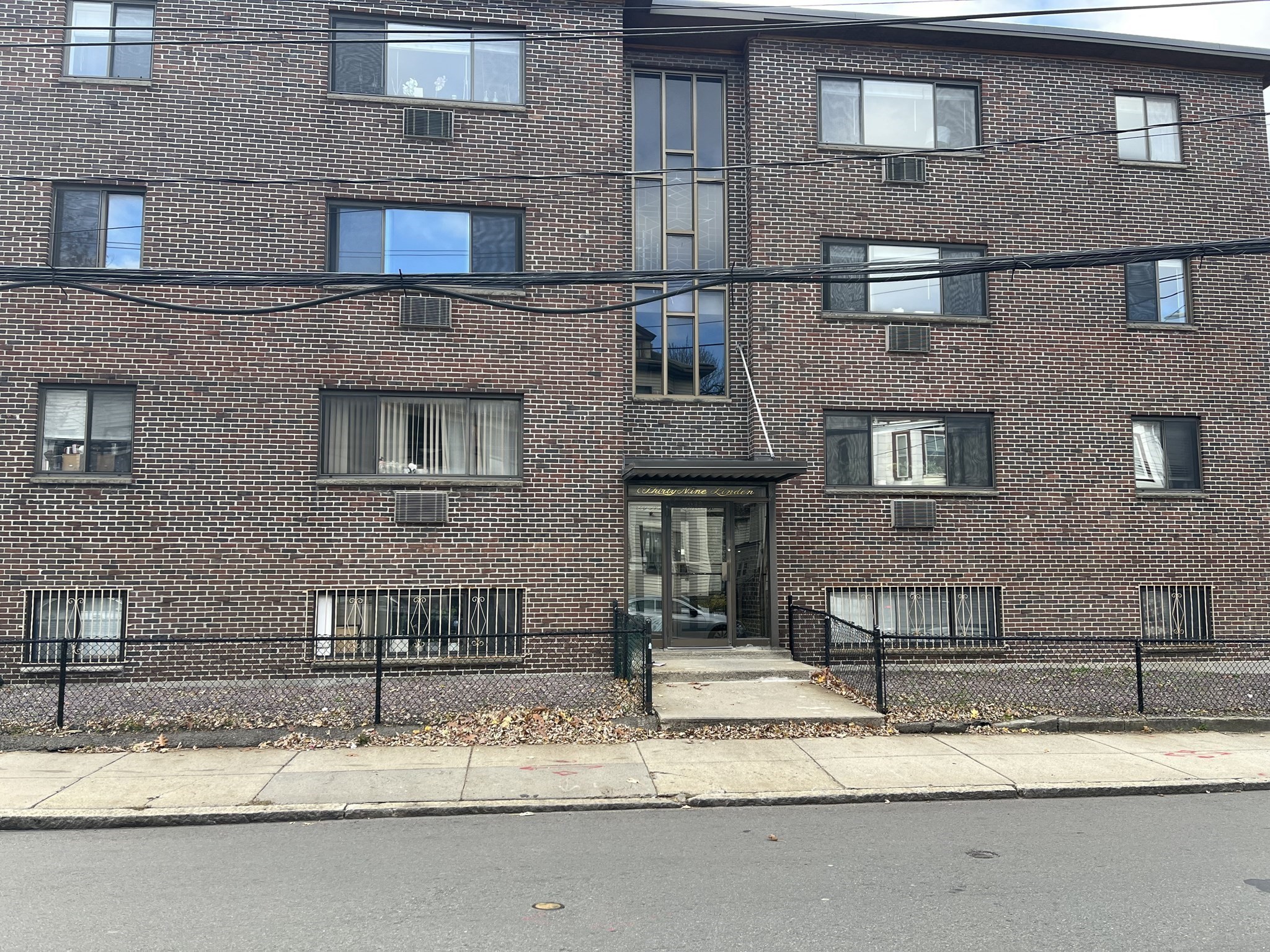 39 Linden St # 12 Property Photo 1