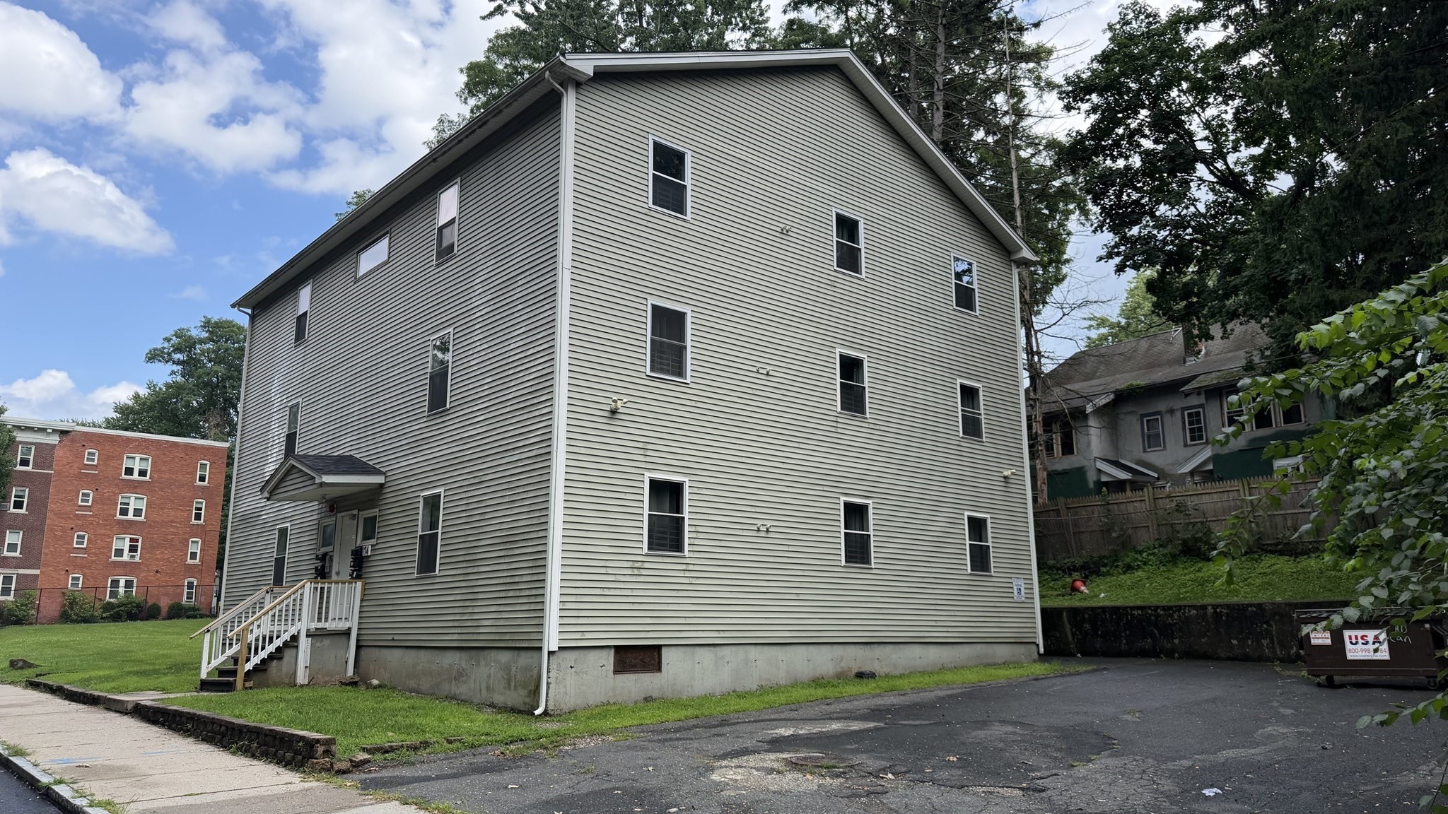 174 Locust St Property Photo 2