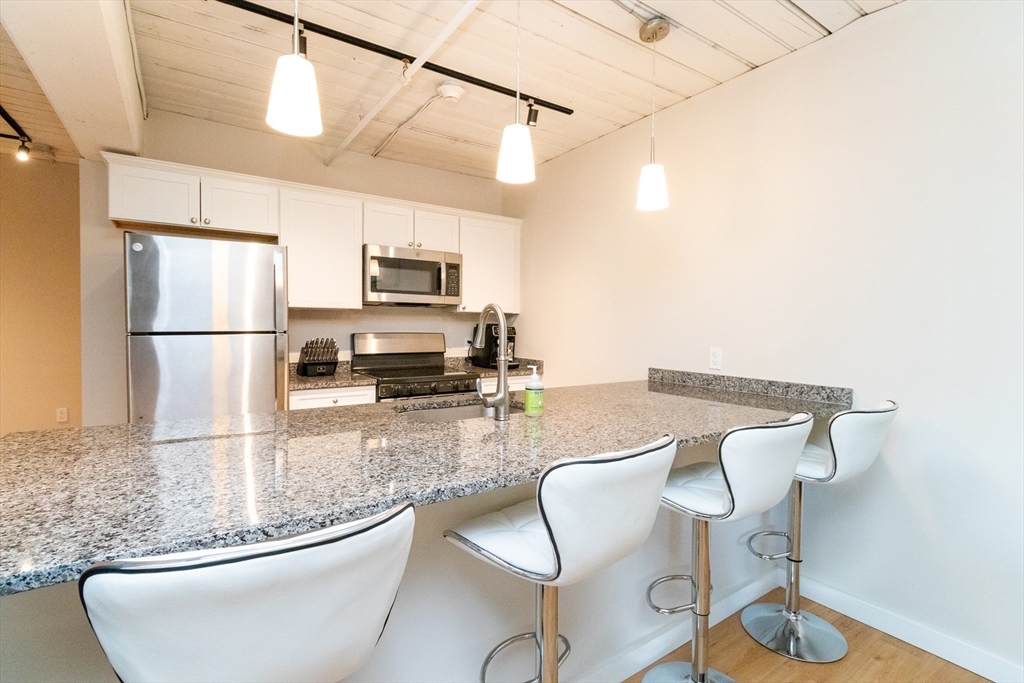 55 Sterling St # 205 Property Photo 17