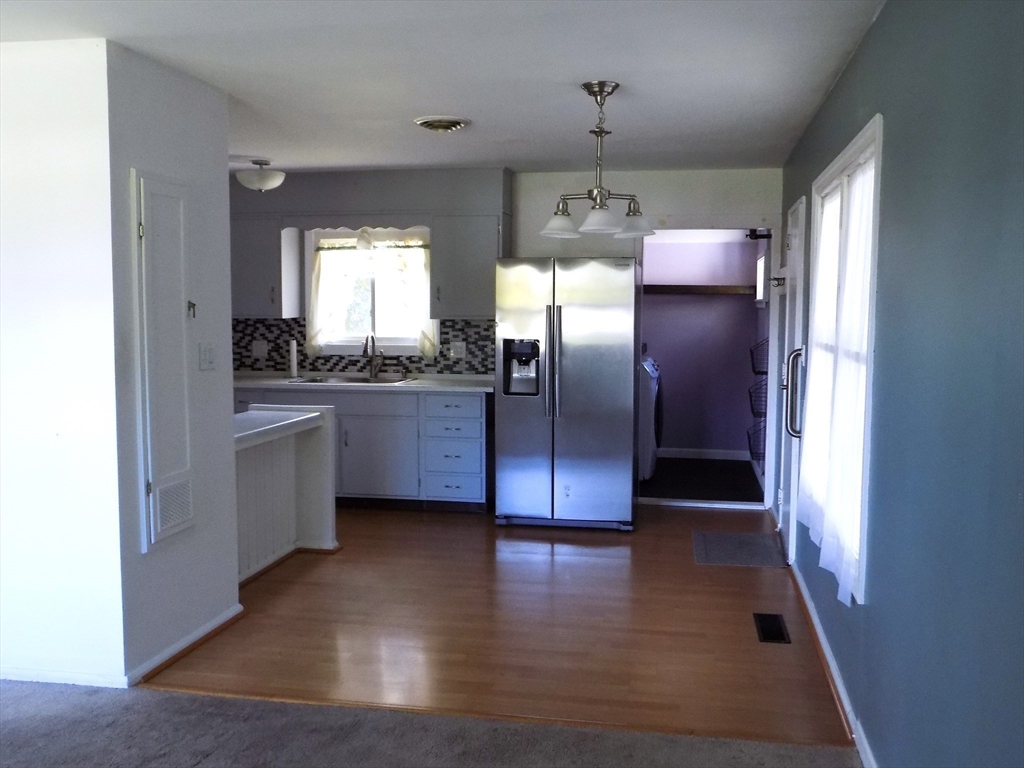 4 South Richard St Property Photo 5