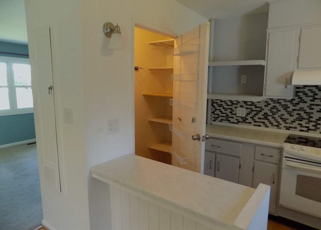 4 South Richard St Property Photo 7