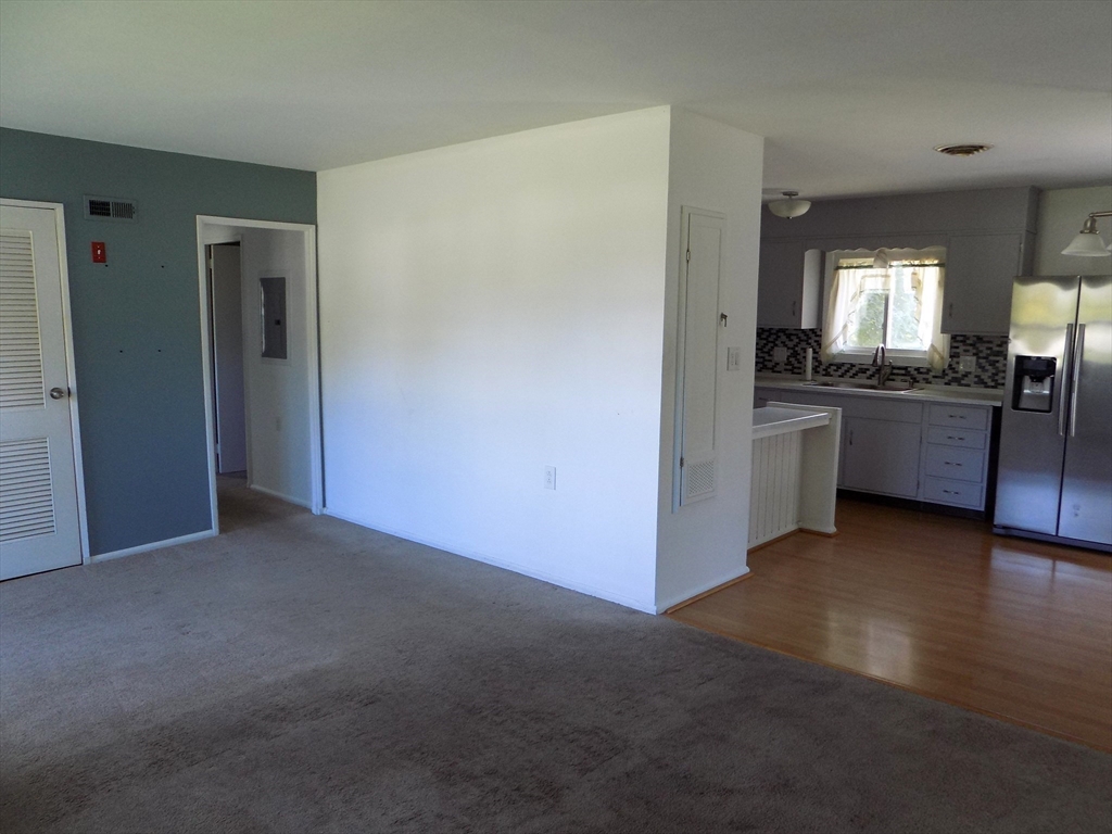 4 South Richard St Property Photo 9
