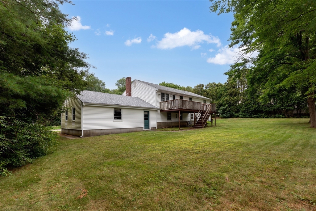 44 Ellis Circle Property Photo 4