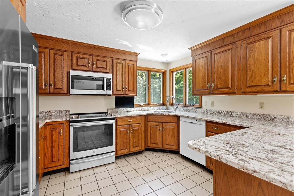 29 Sleepy Hollow Drive Property Photo 2