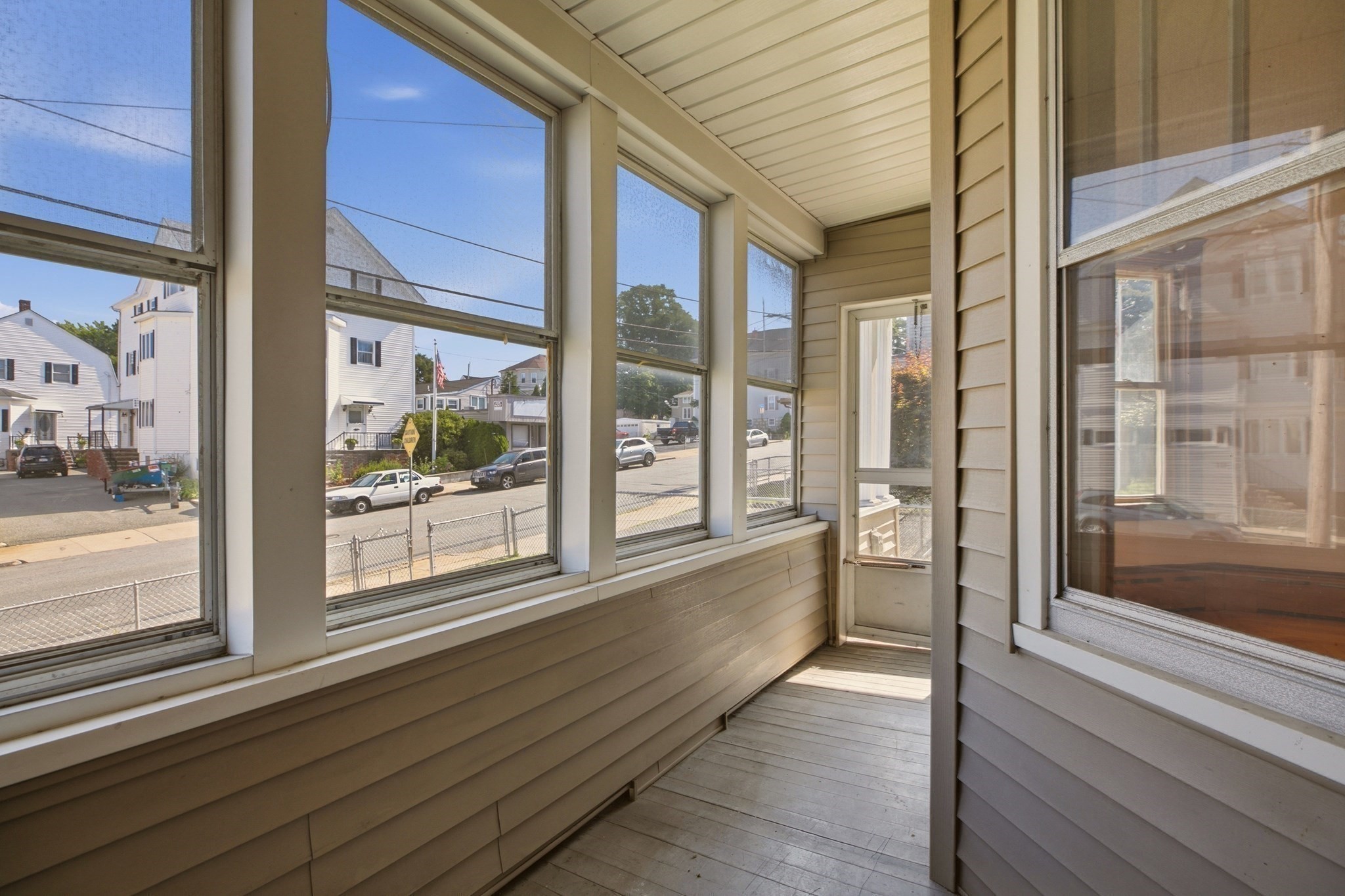 345 Sprague St Property Photo 4