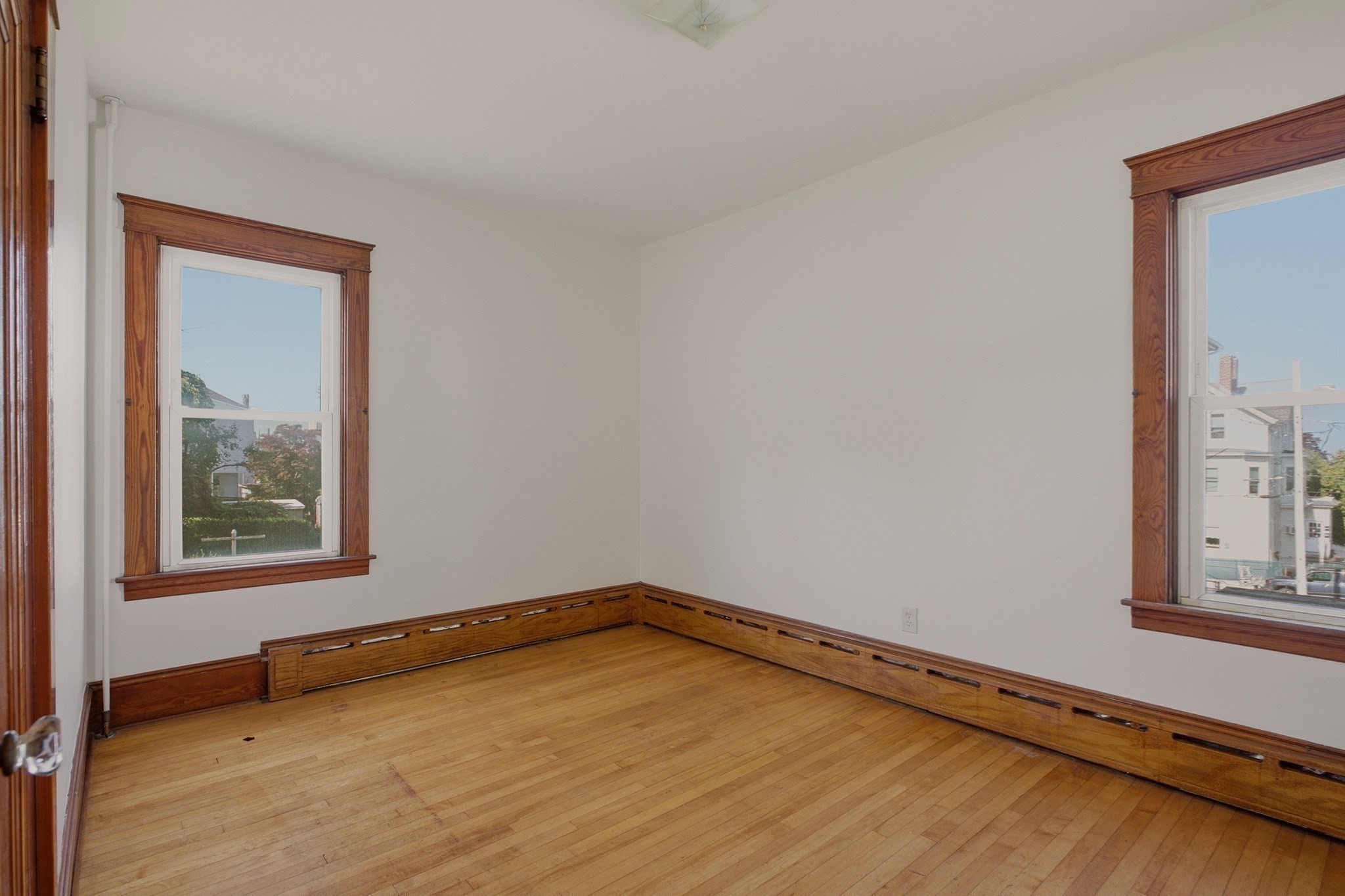 345 Sprague St Property Photo 7