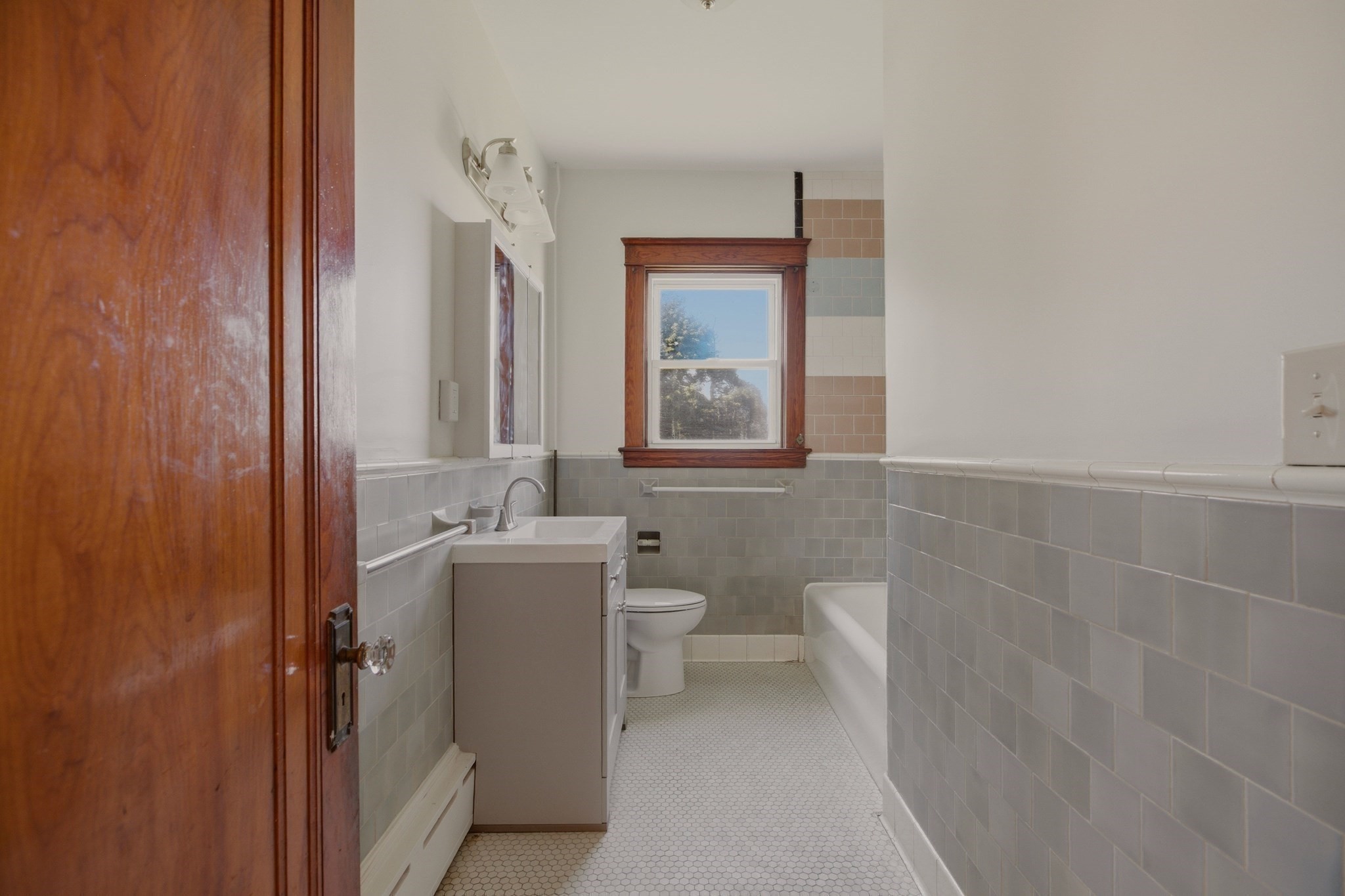 345 Sprague St Property Photo 14