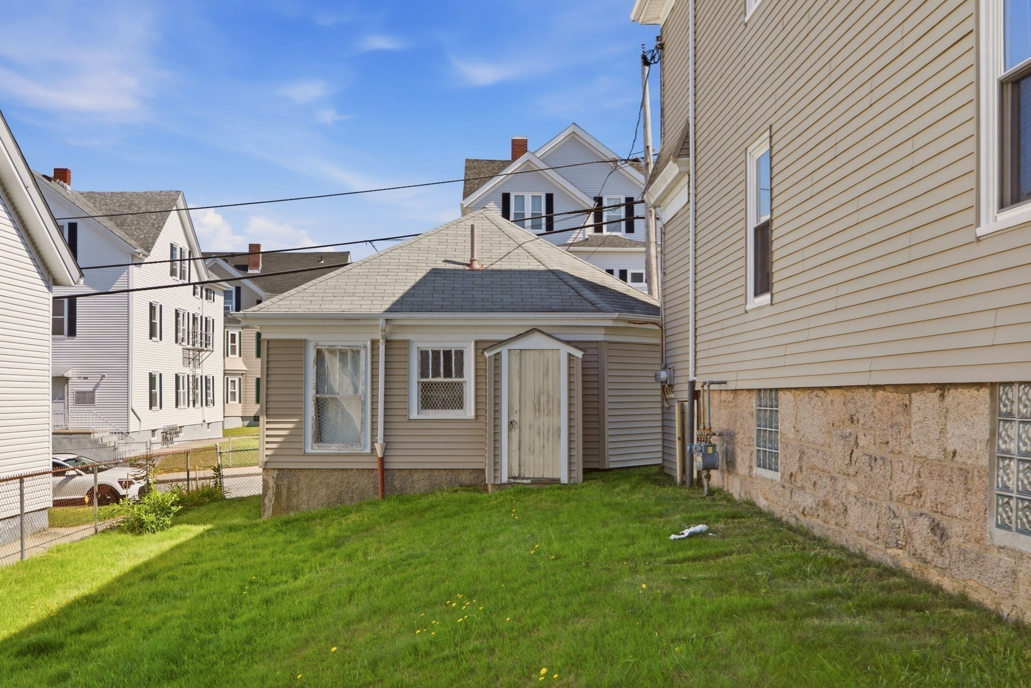 345 Sprague St Property Photo 34