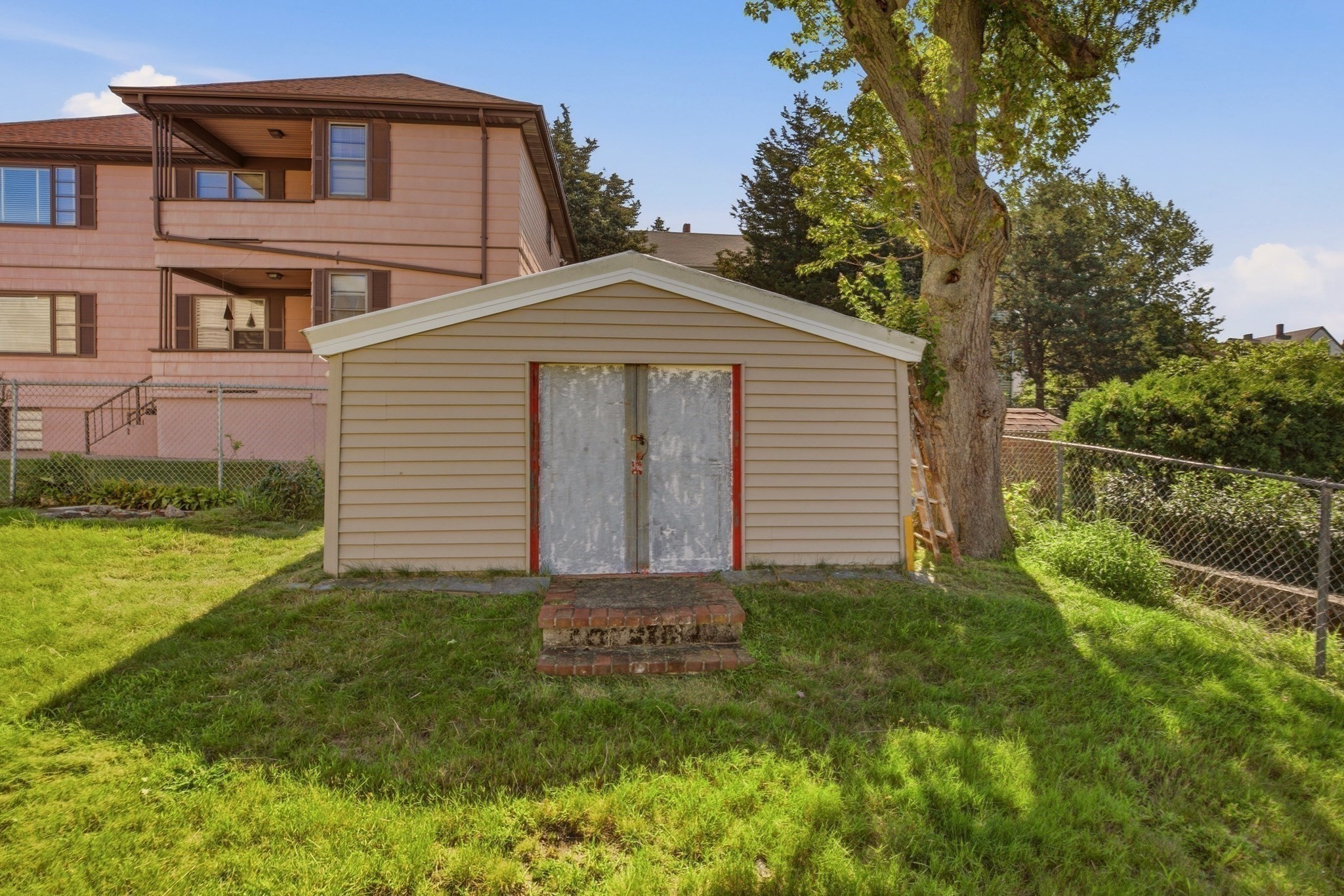 345 Sprague St Property Photo 36