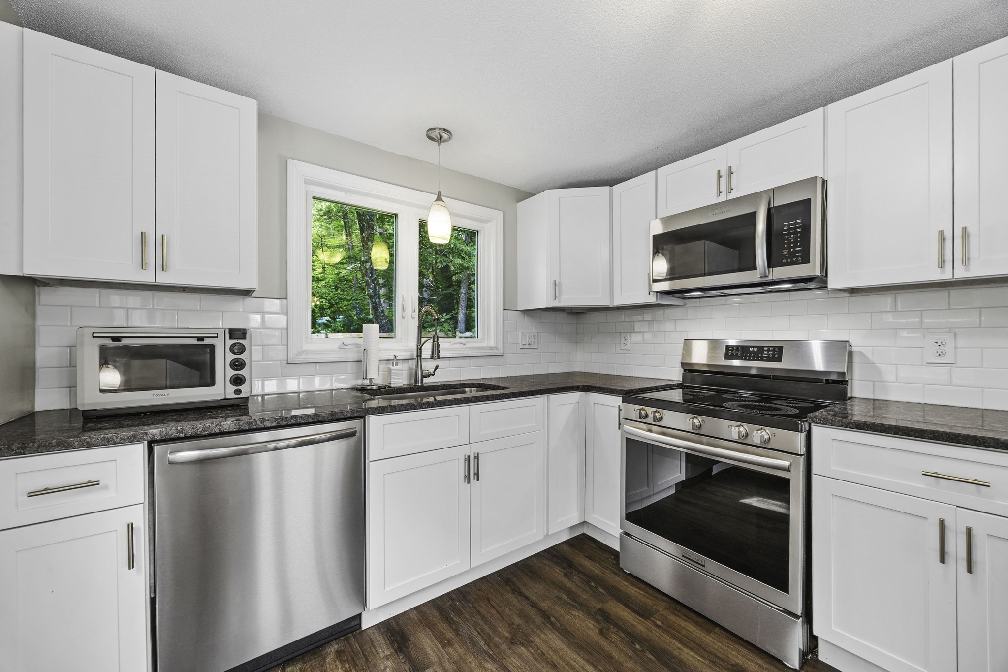 1535 Center Street Property Photo 1