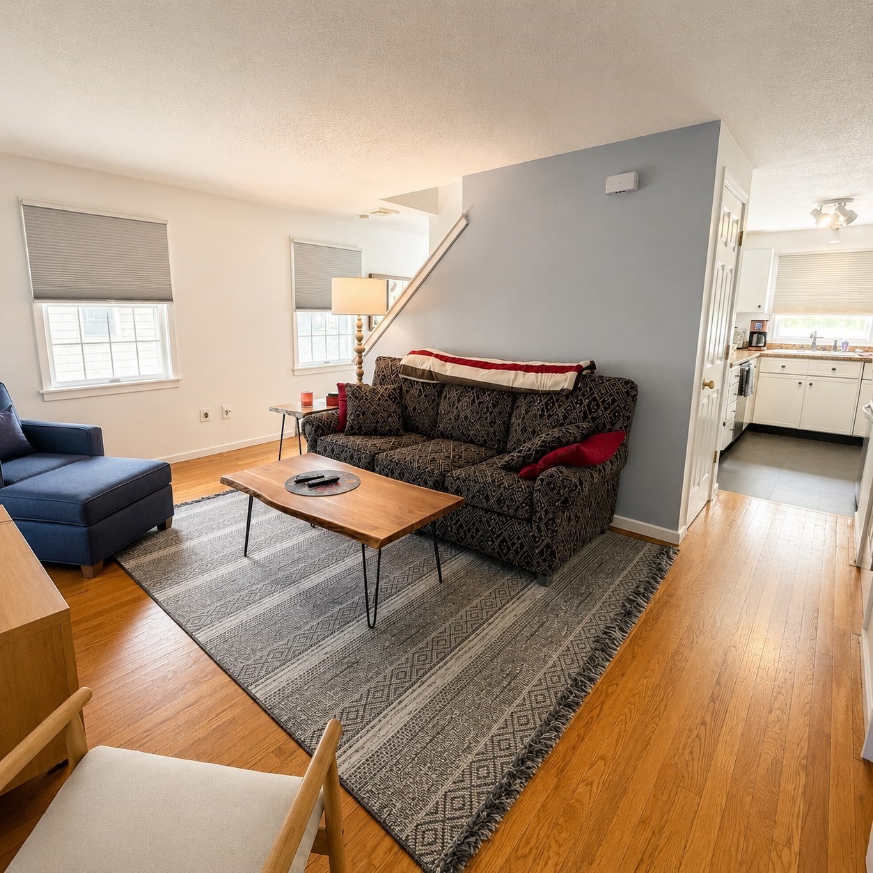 62 Laurel St # B Property Photo 6