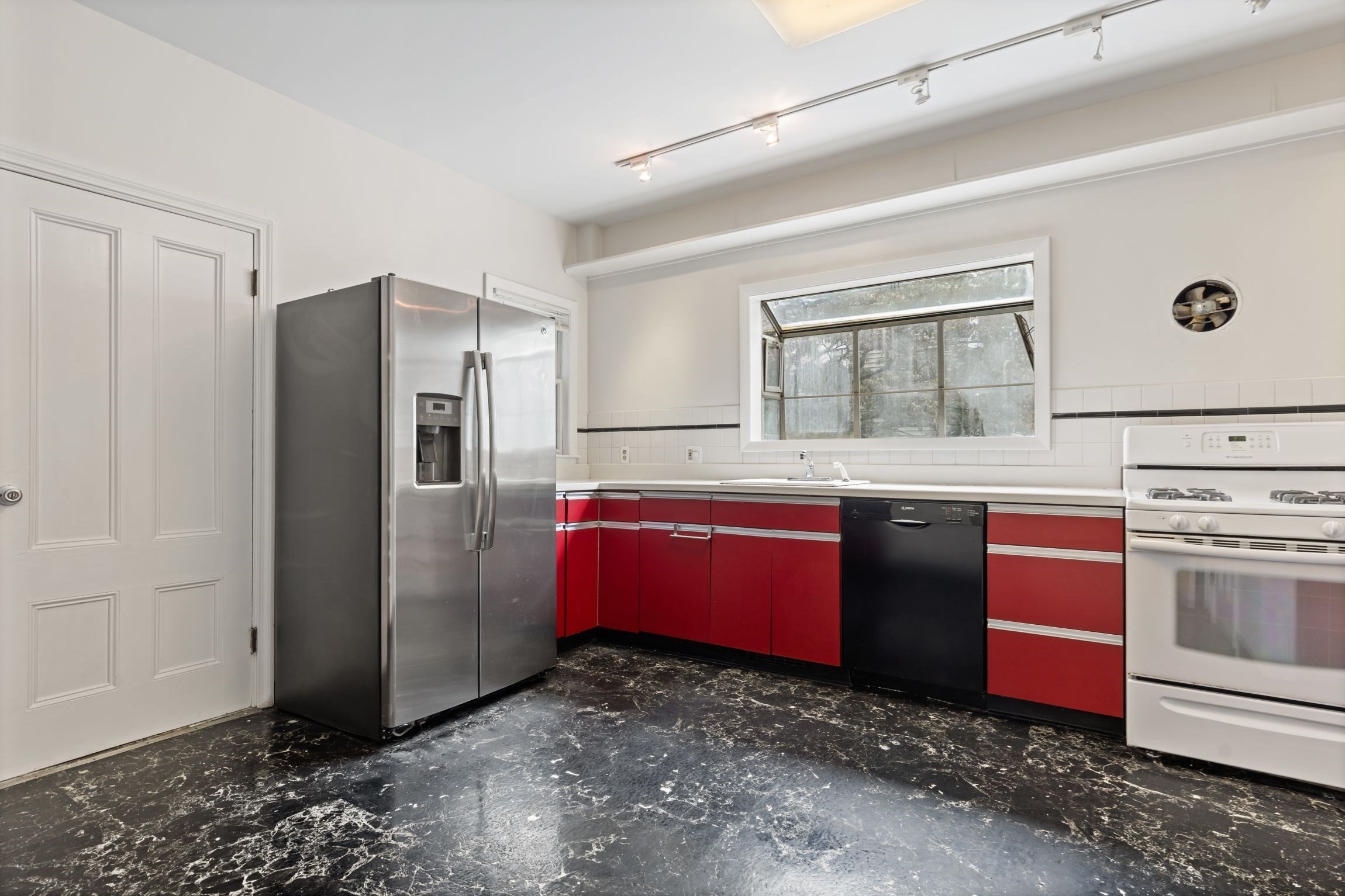 247-249 Park Street # 1 Property Photo 6