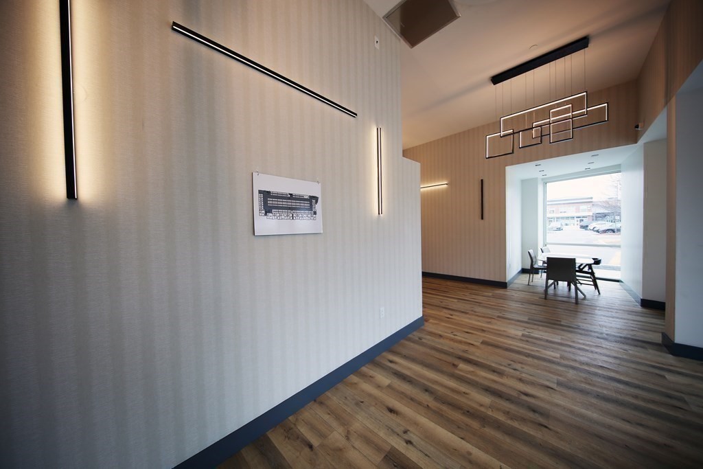 60 Cross St E # 109 Property Photo 8