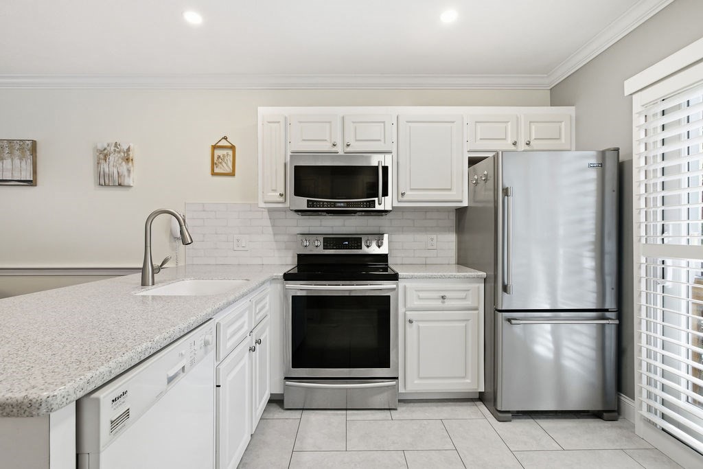 15 Denver Dr # B3 Property Photo 10