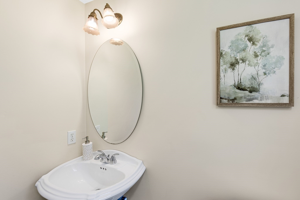5 Locust Grove Property Photo 19
