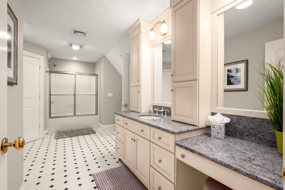 11 Black Horse Lane Property Photo 24