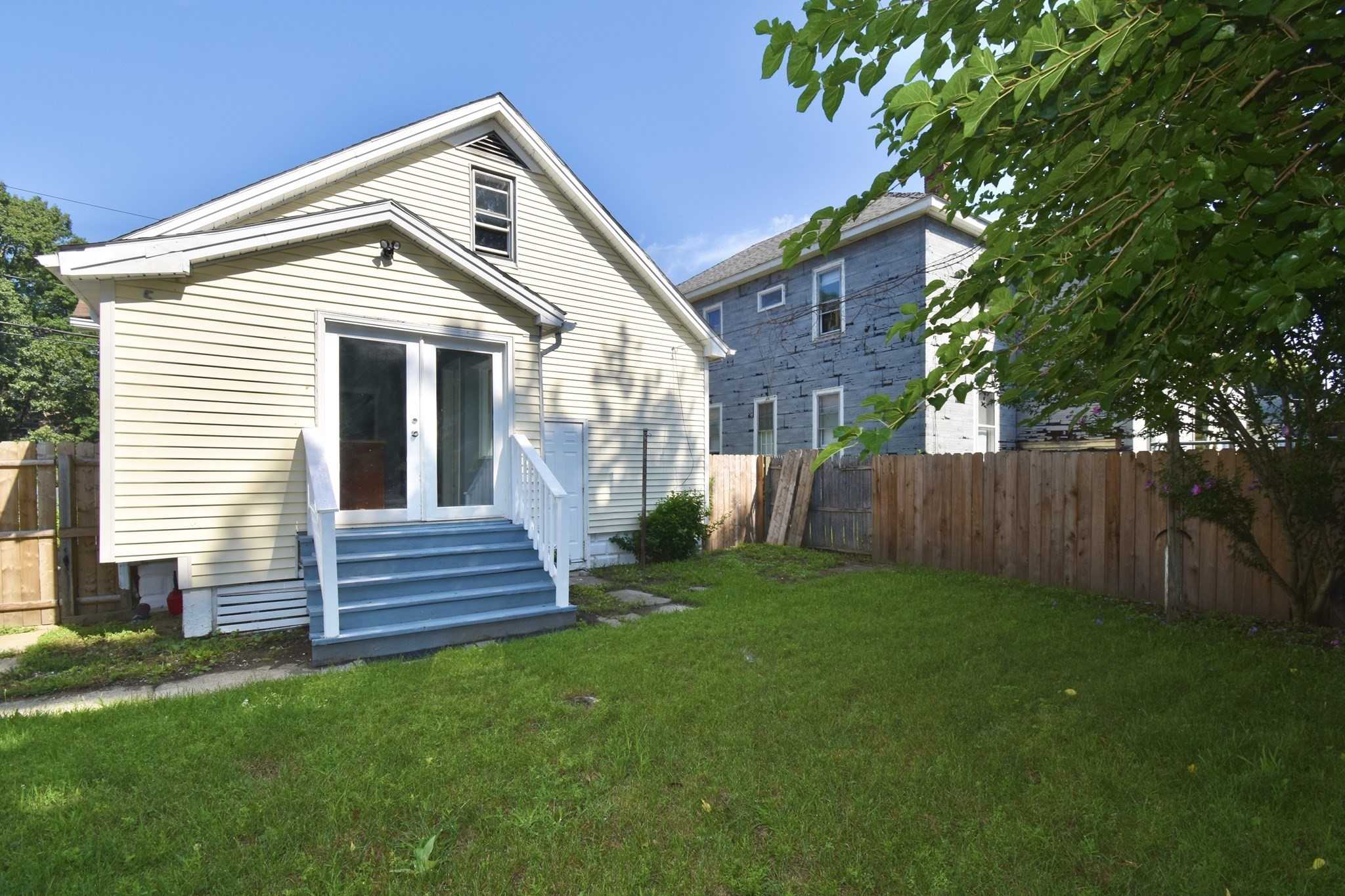 119 Littleton St Property Photo 2