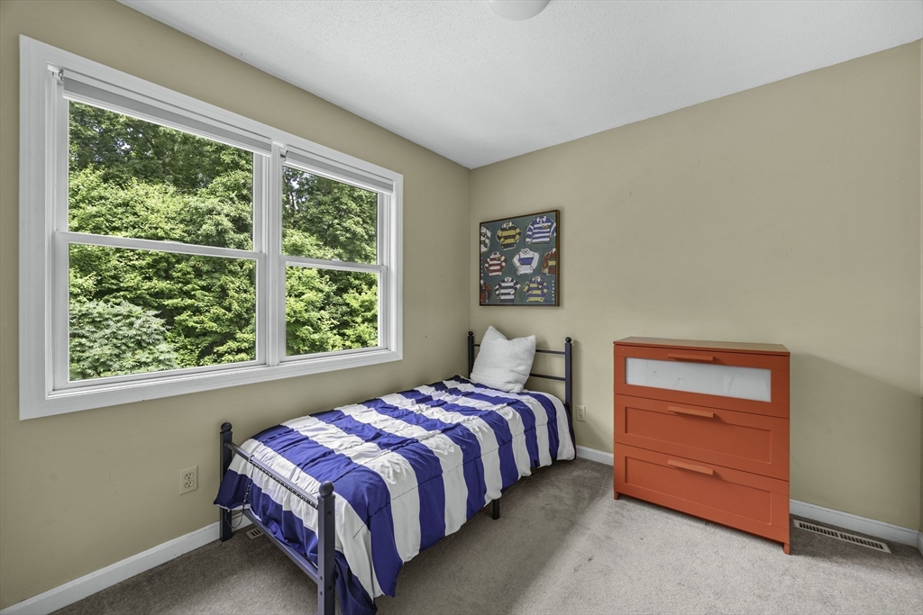 8 Cobb Ln Property Photo 22